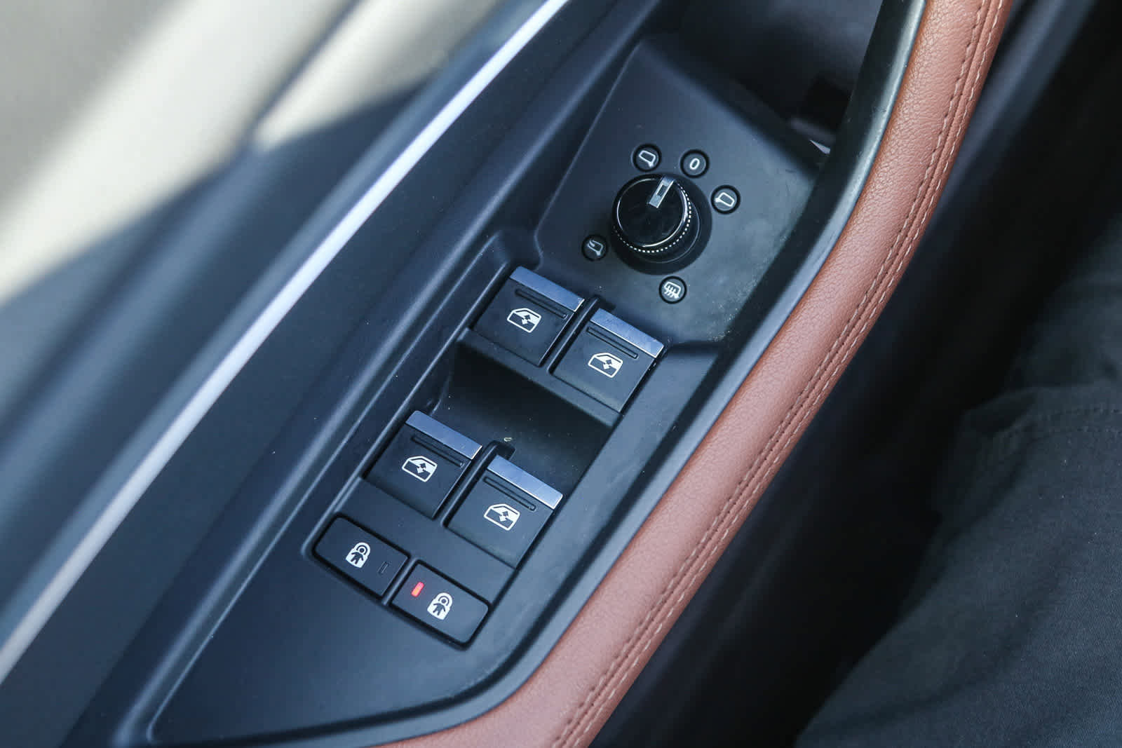 Used 2022 Audi e-tron Premium image 28