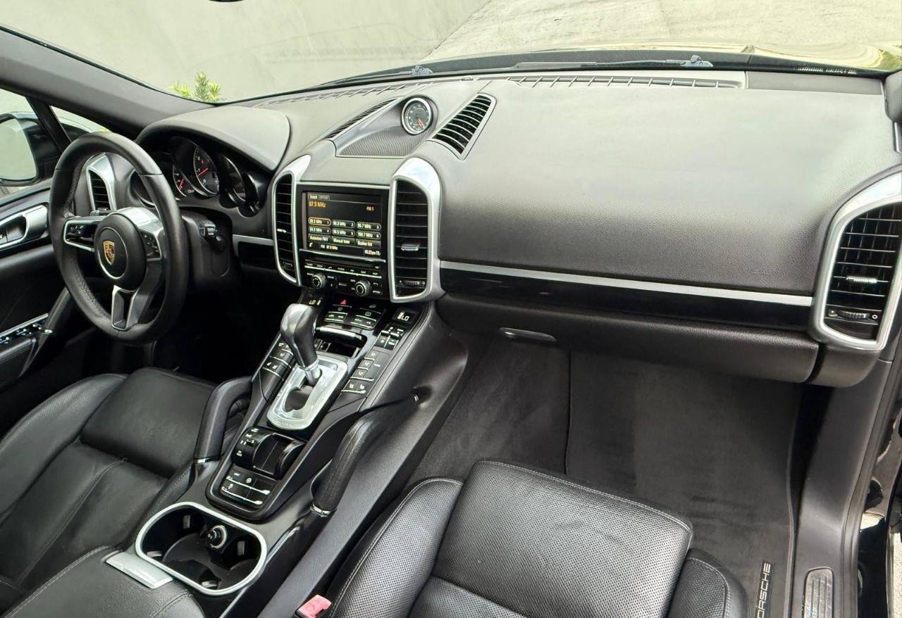 Used 2016 Porsche Cayenne S AWD/4WD image 24