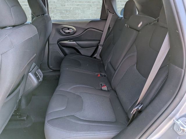 Used 2020 Jeep Cherokee Latitude image 12