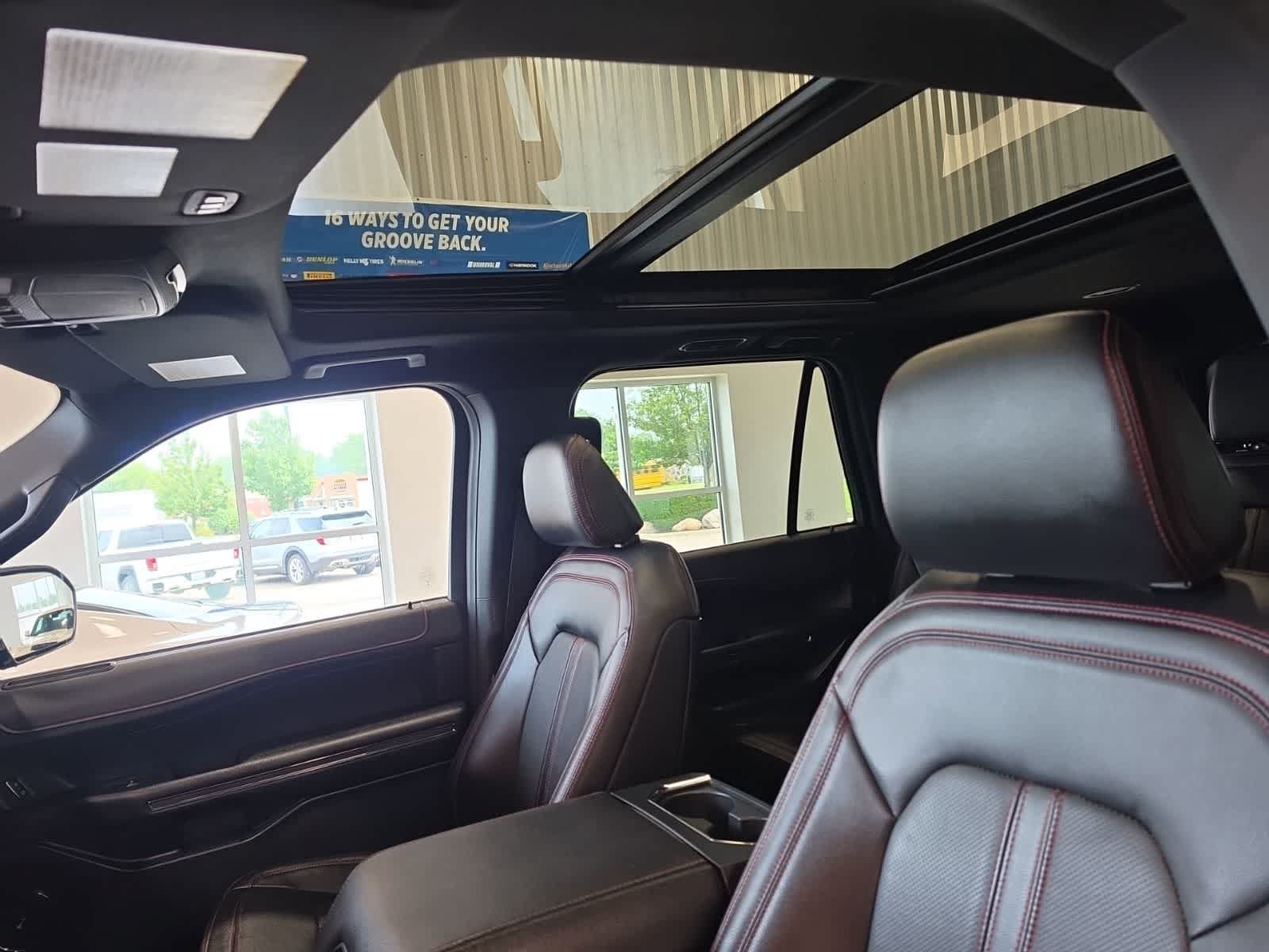 Used 2023 Ford Expedition Limited AWD/4WD image 15