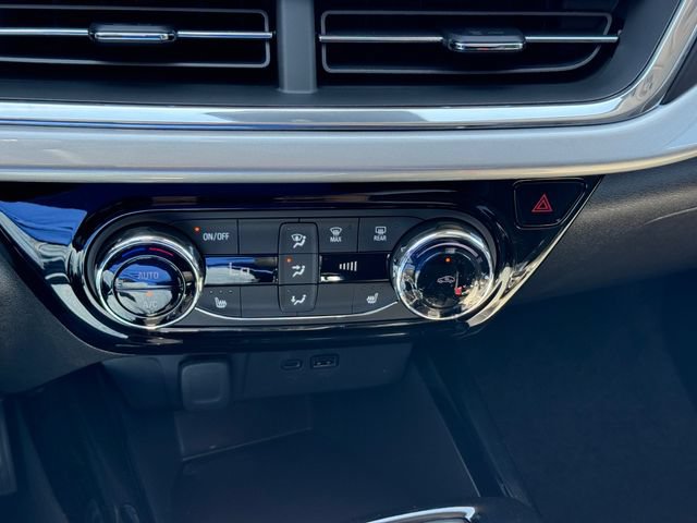 New 2026 Chevrolet Trax LT w/ Midnight Edition FWD image 17