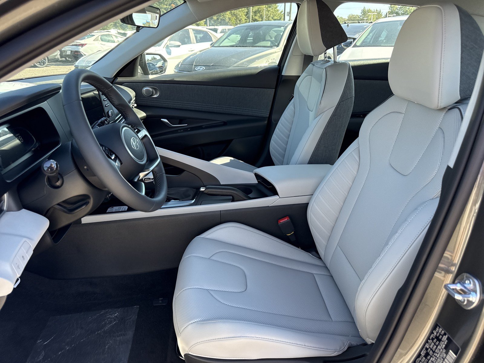 New 2026 Hyundai Elantra SEL Sport FWD image 10