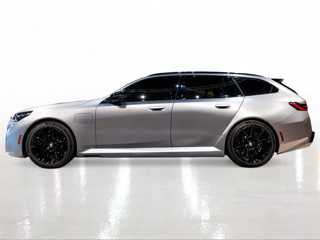 Used 2026 BMW M5 Touring w/ M Driver's Package AWD/4WD image 3