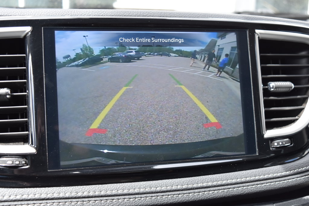 Used 2024 Chrysler Pacifica Limited FWD image 15
