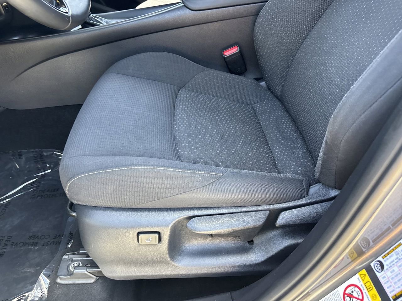 Used 2018 Toyota C-HR XLE FWD image 18