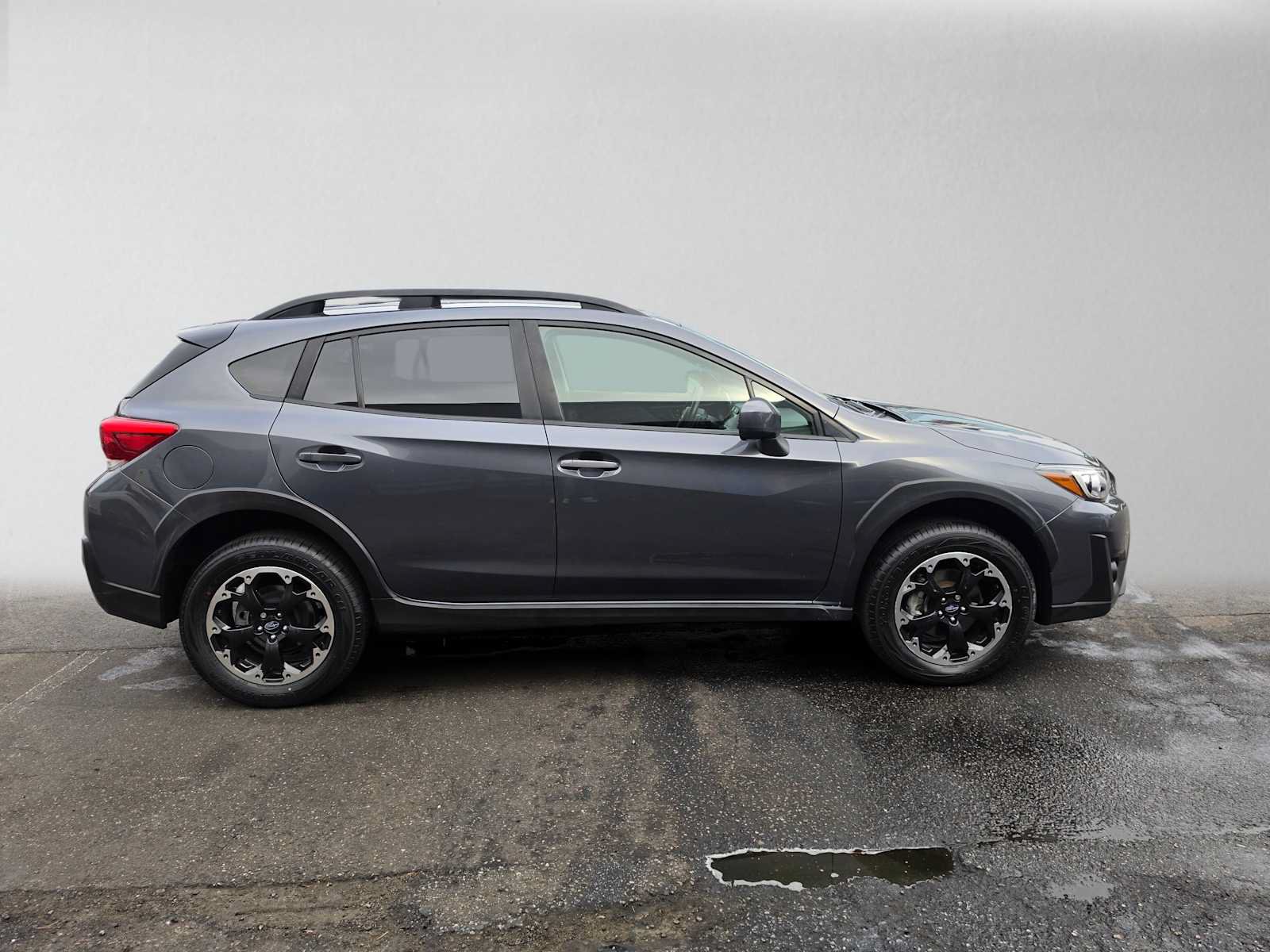 Used 2023 Subaru Crosstrek 2.0i Premium AWD/4WD image 2