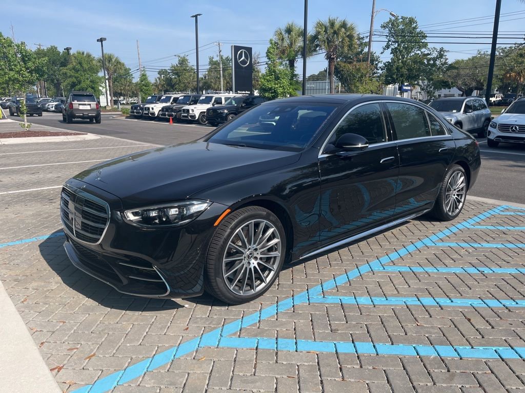 Used 2025 Mercedes-Benz S 580 4MATIC Sedan image 2