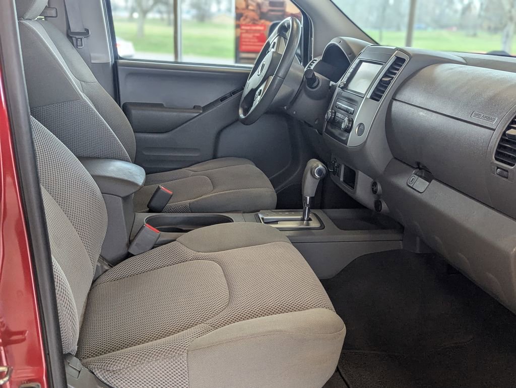 Used 2019 Nissan Frontier SV image 12