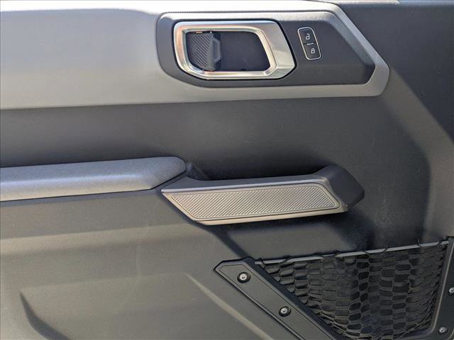 Used 2023 Ford Bronco Everglades image 10
