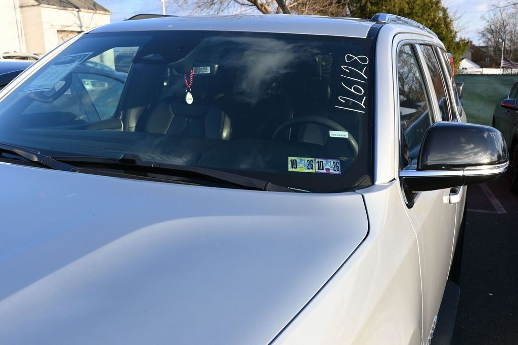 Used 2024 Jeep Wagoneer Series II w/ Flexible Seating Group image 5