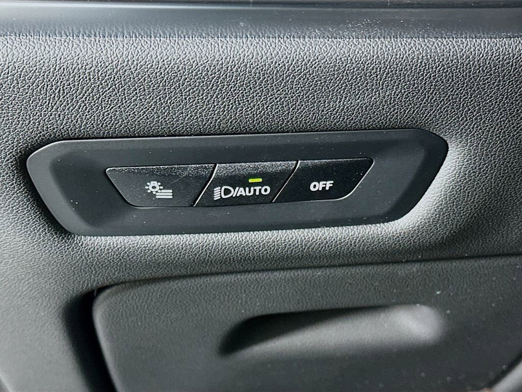 Used 2026 BMW X5 xDrive50e image 12