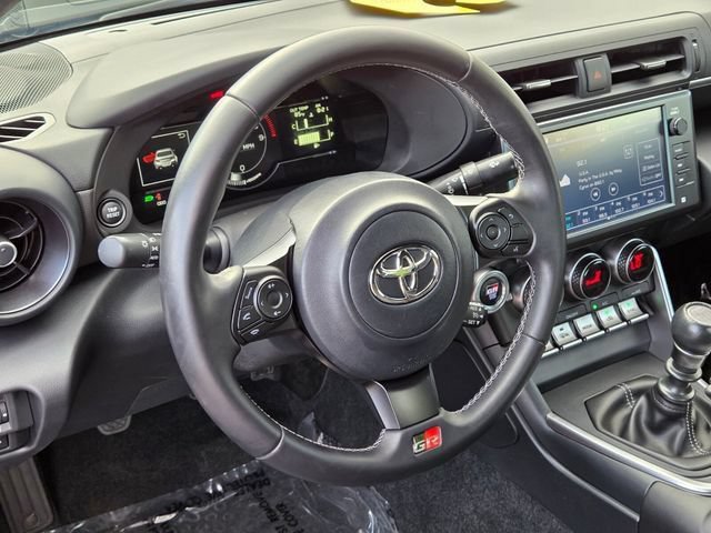 Used 2022 Toyota GR86 w/ ALL Weather Mat Package (TMS) RWD image 17
