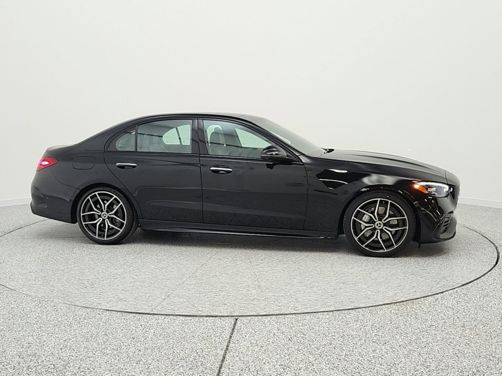 Used 2022 Mercedes-Benz C 300 Sedan image 4