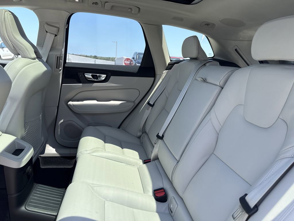 New 2025 Volvo XC60 T8 Ultra w/ Protection Package Premier image 6
