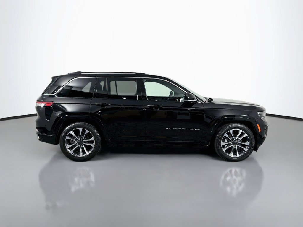 Used 2023 Jeep Grand Cherokee Overland AWD/4WD image 8