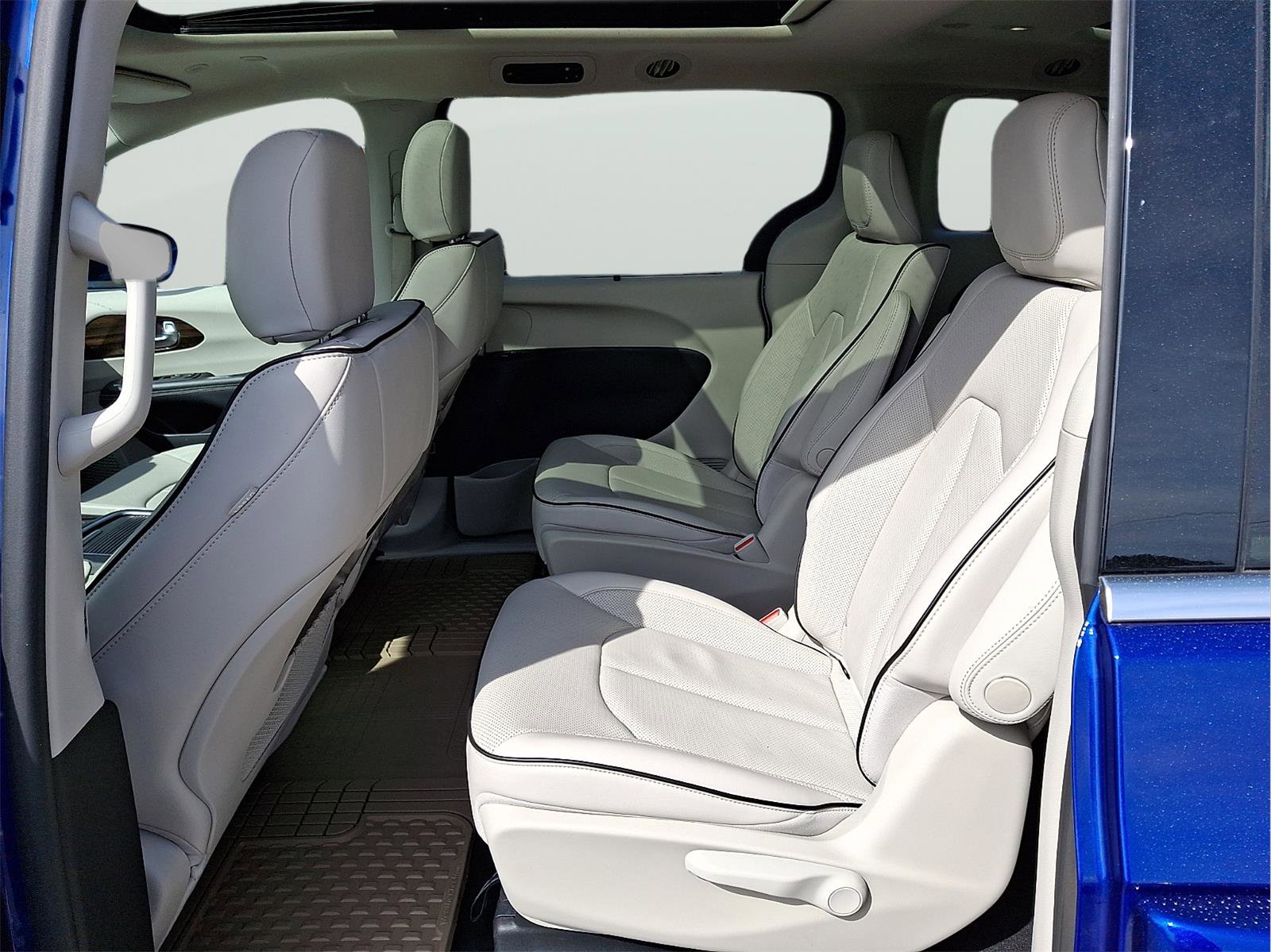 Used 2021 Chrysler Pacifica Limited image 12