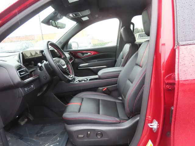 Used 2025 Chevrolet Traverse RS w/ LPO, Floor Liner Package AWD/4WD image 16