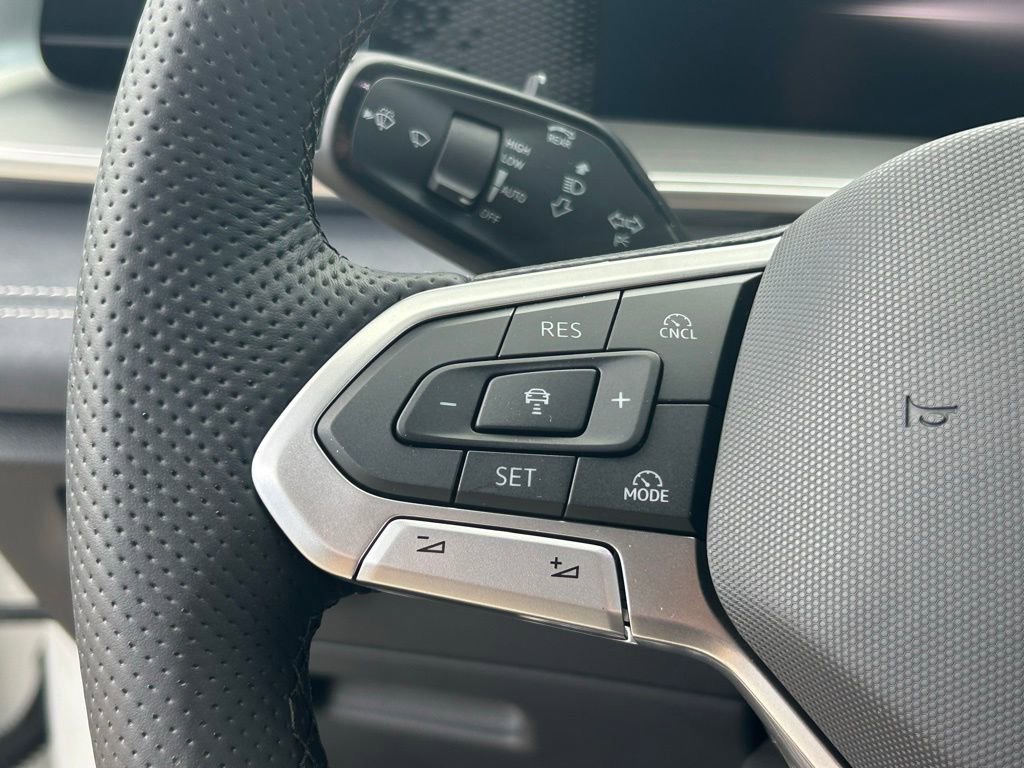 New 2026 Volkswagen Tiguan SE R-Line image 26