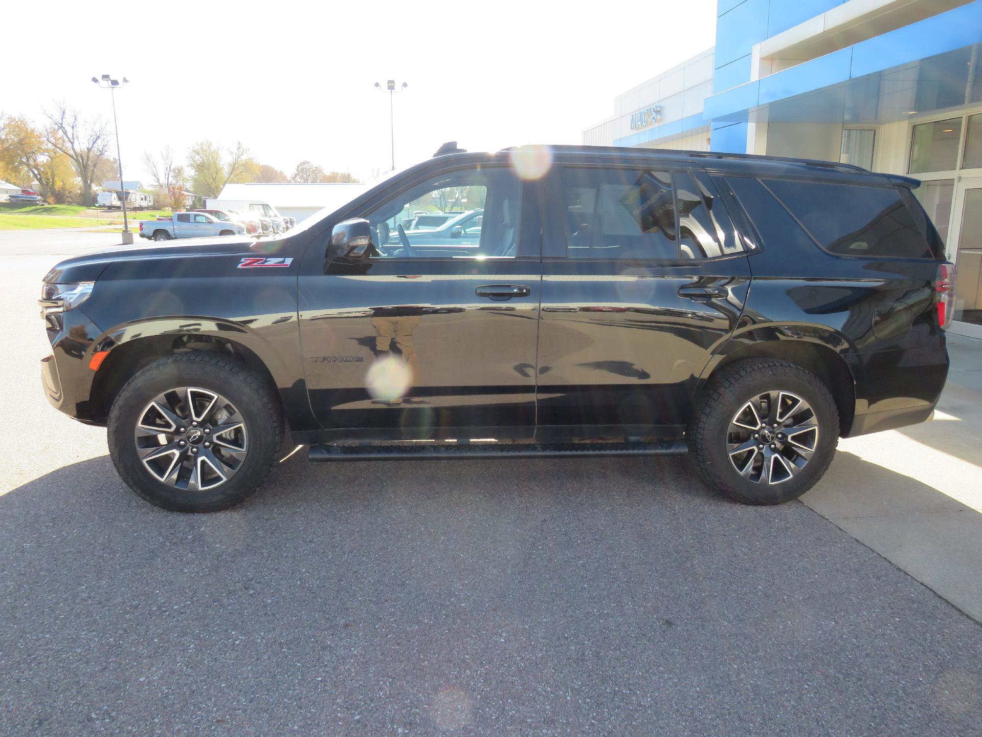 Used 2022 Chevrolet Tahoe Z71 w/ Off-Road Capability Package image 1