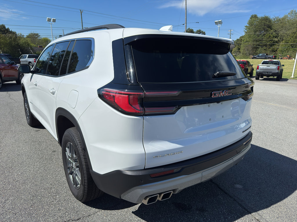 Used 2025 GMC Acadia Elevation image 5