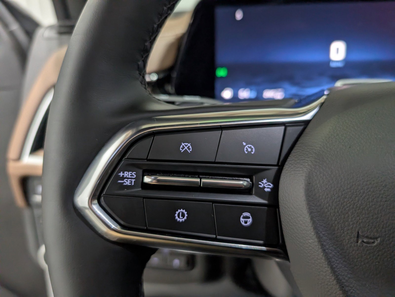 Used 2025 Chevrolet Suburban High Country image 21