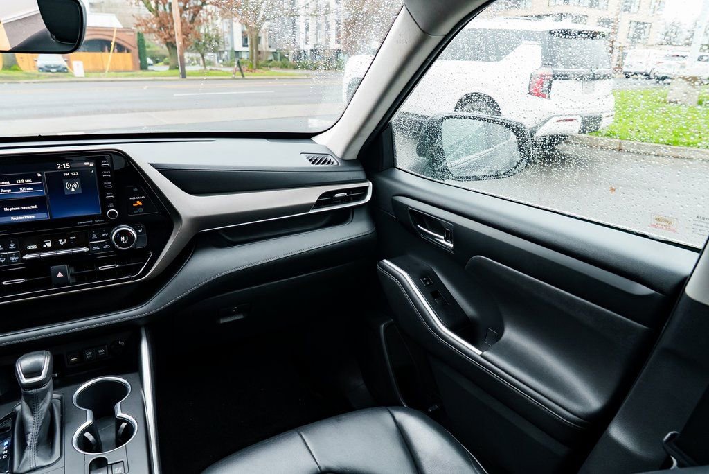 Used 2020 Toyota Highlander XLE image 10