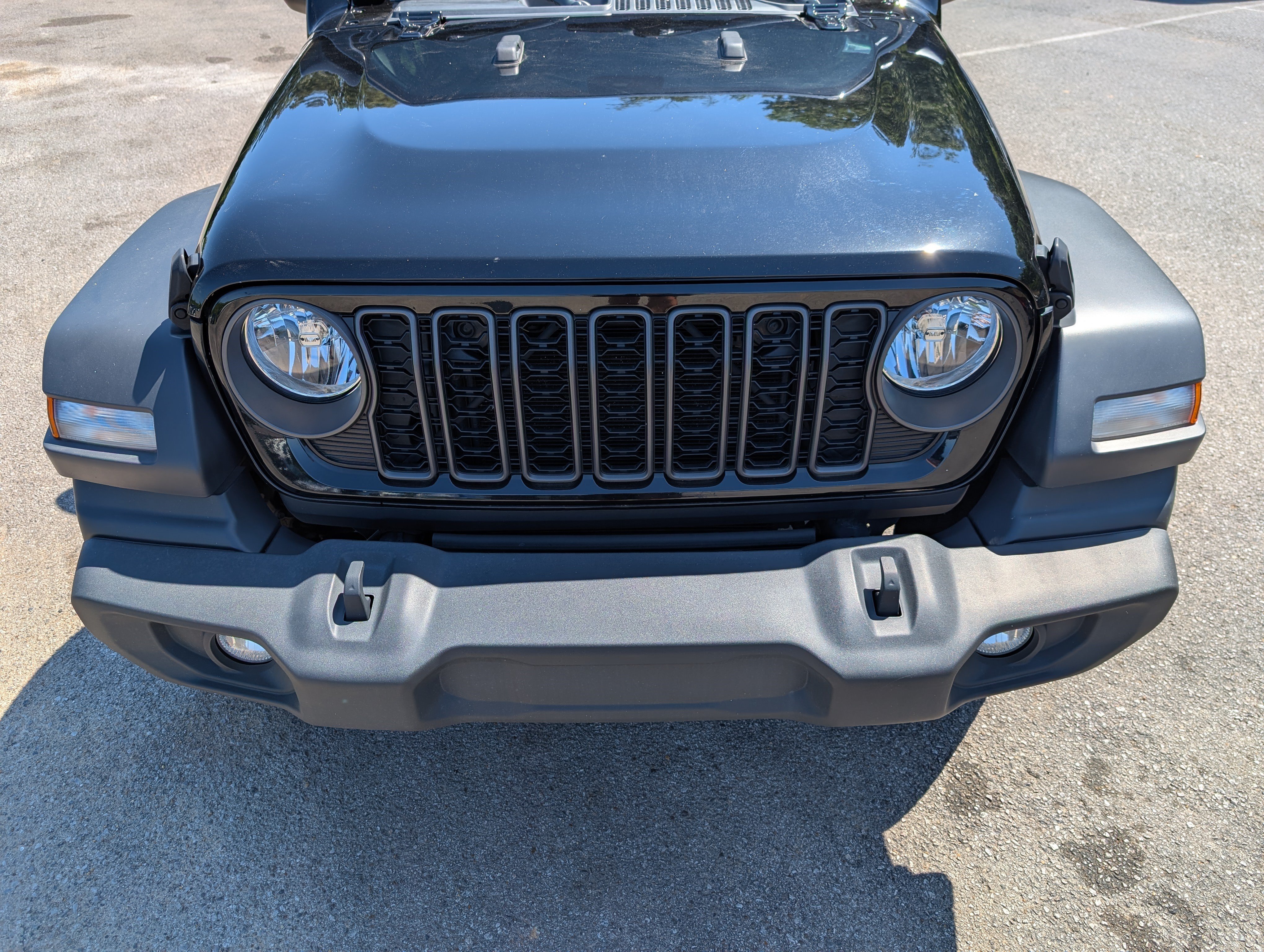 Used 2024 Jeep Wrangler Unlimited Sport AWD/4WD image 13