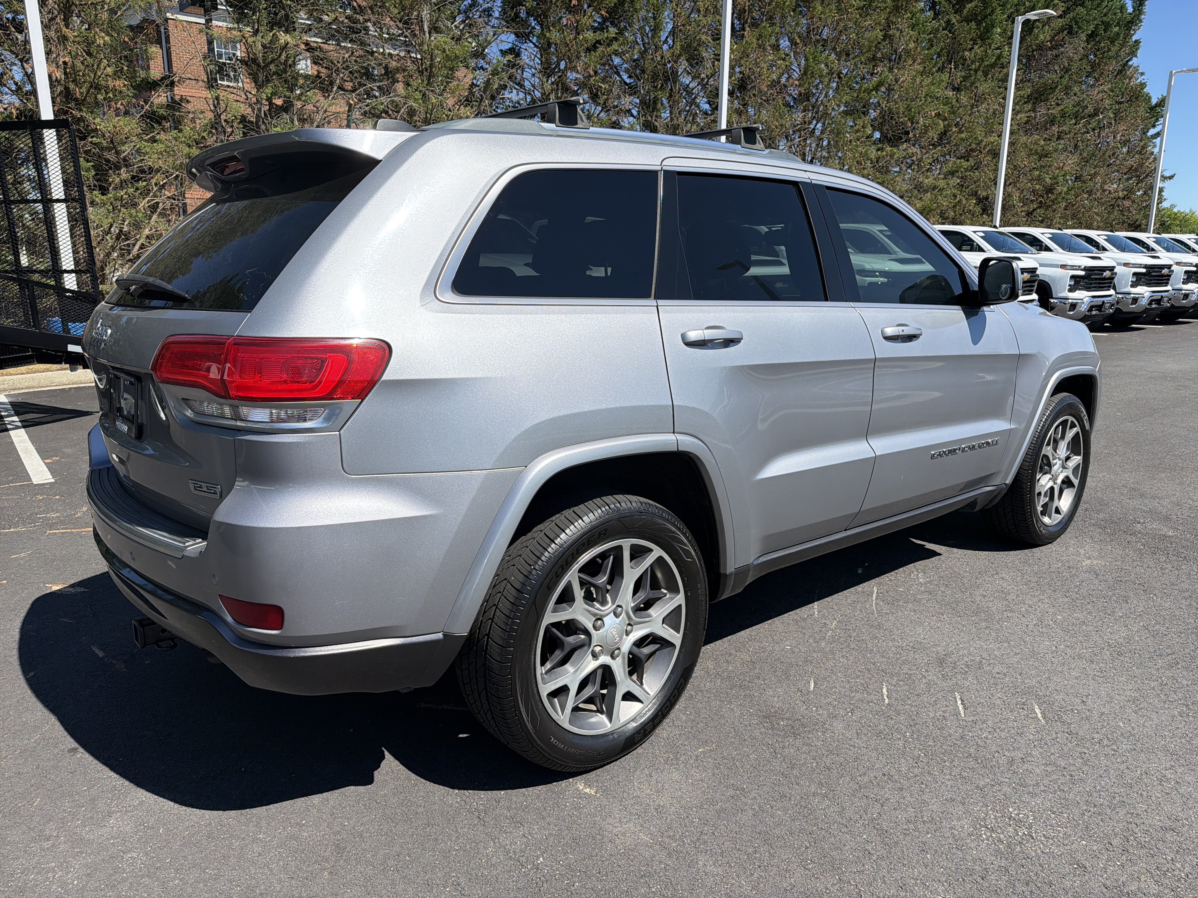 Used 2018 Jeep Grand Cherokee Limited AWD/4WD image 10