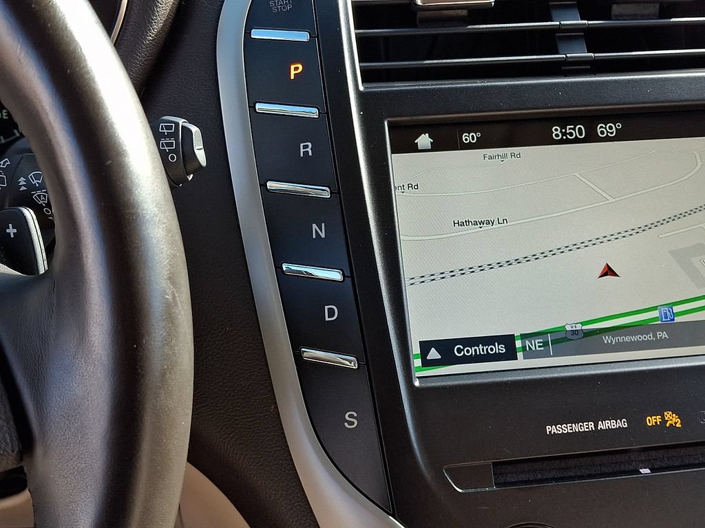 Used 2019 Lincoln MKC Select w/ Select Plus Package AWD/4WD image 16