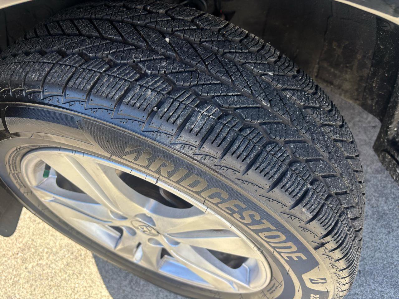 Used 2011 Hyundai Santa Fe Limited w/ Navigation Pkg 4 image 8