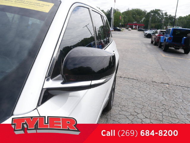 Used 2024 Jeep Grand Cherokee Limited 4xe AWD/4WD image 11