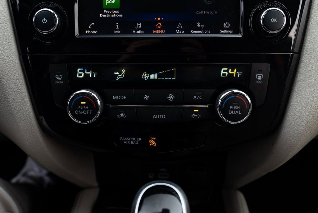 Used 2020 Nissan Rogue Sport SL w/ Premium Package FWD image 17