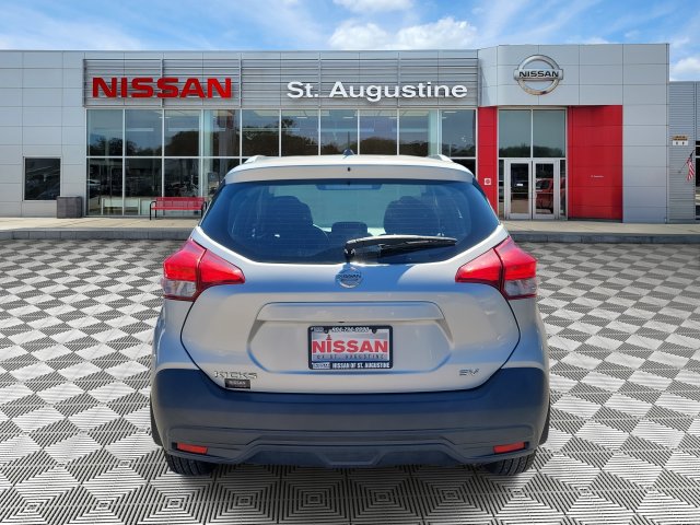 Used 2018 Nissan Kicks SV FWD image 3