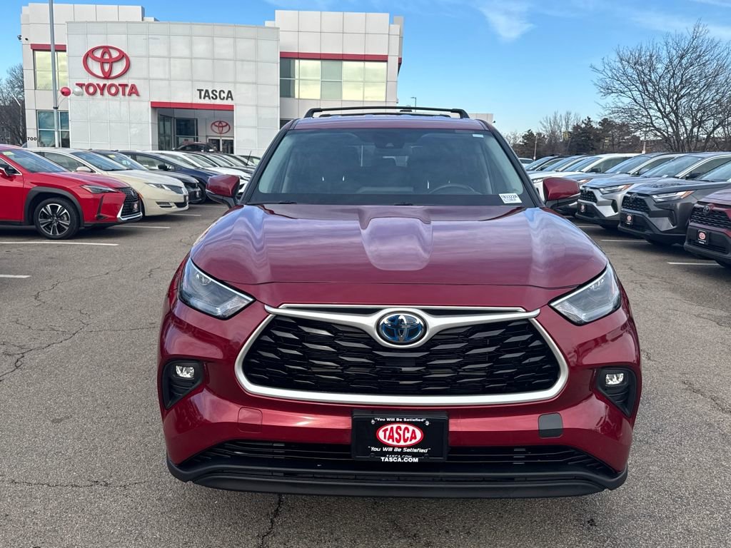 Used 2022 Toyota Highlander LE image 2