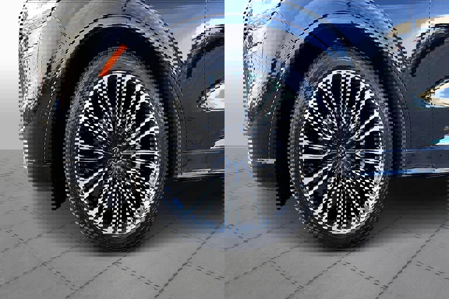 Used 2022 Lincoln Aviator Black Label w/ Dynamic Handling Package image 11