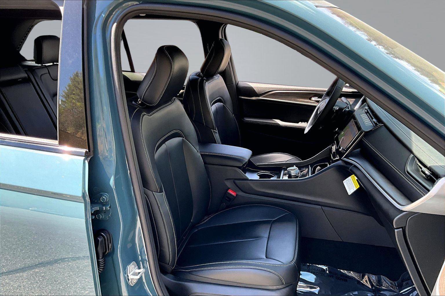 New 2026 Jeep Grand Cherokee Limited w/ Trailer Tow Package image 9