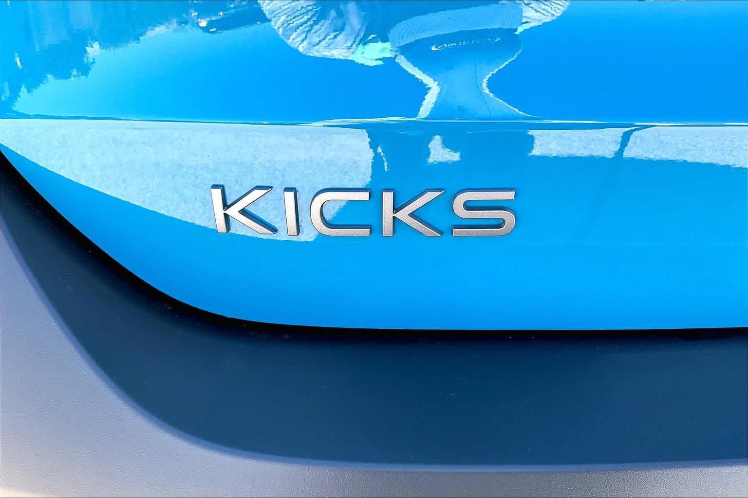 Used 2026 Nissan Kicks SR FWD image 9