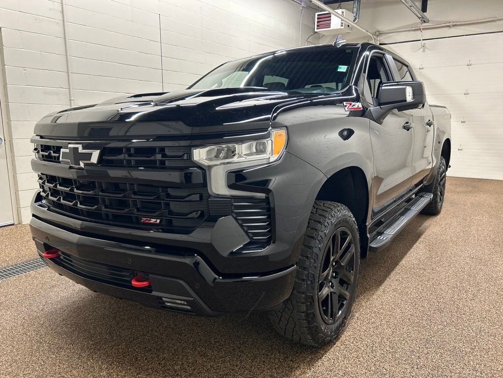Used 2024 Chevrolet Silverado 1500 LT Trail Boss w/ LT Trail Boss Premium Package AWD/4WD image 4