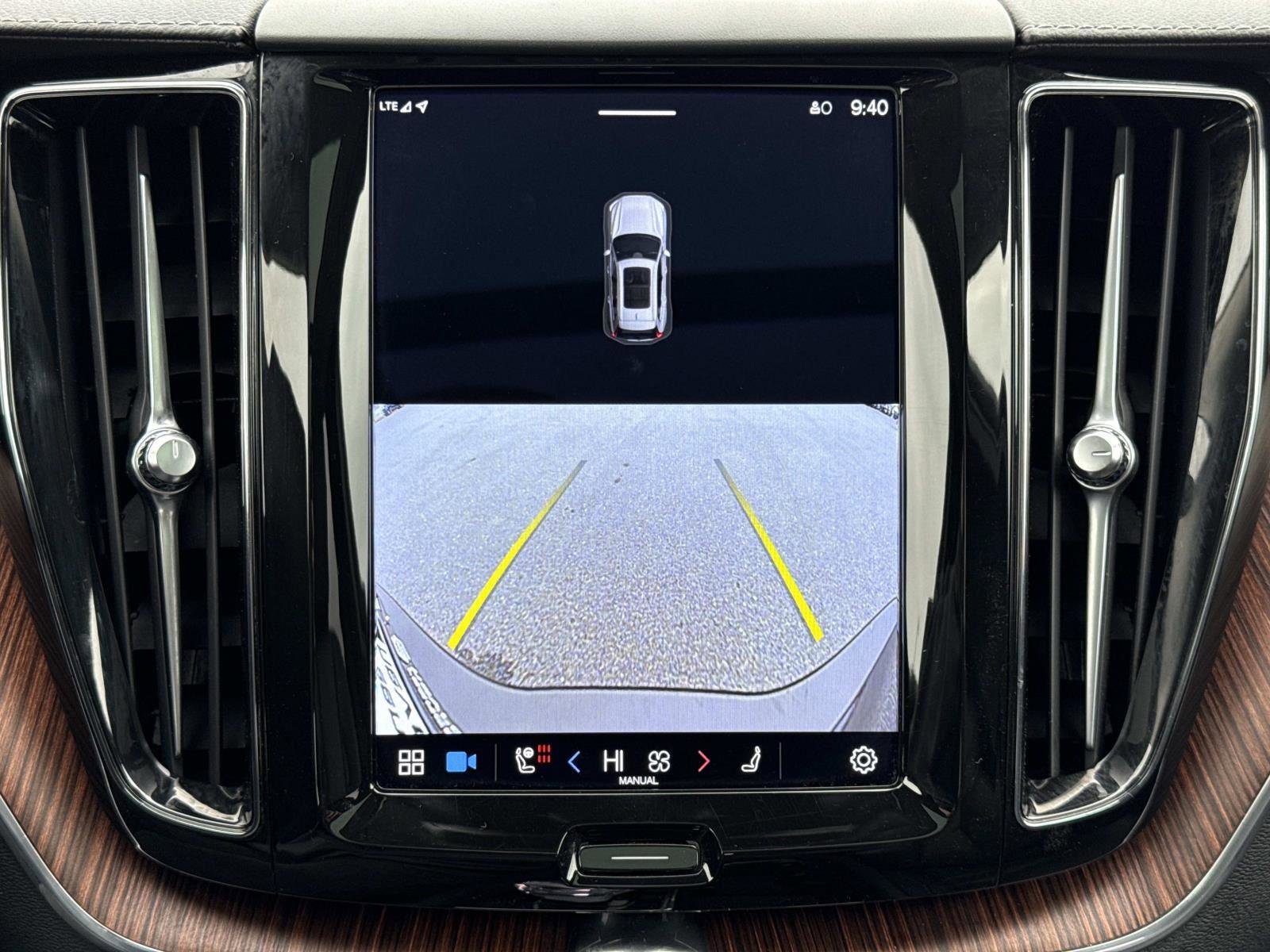 Used 2023 Volvo XC60 B5 Ultimate w/ Climate Package image 5