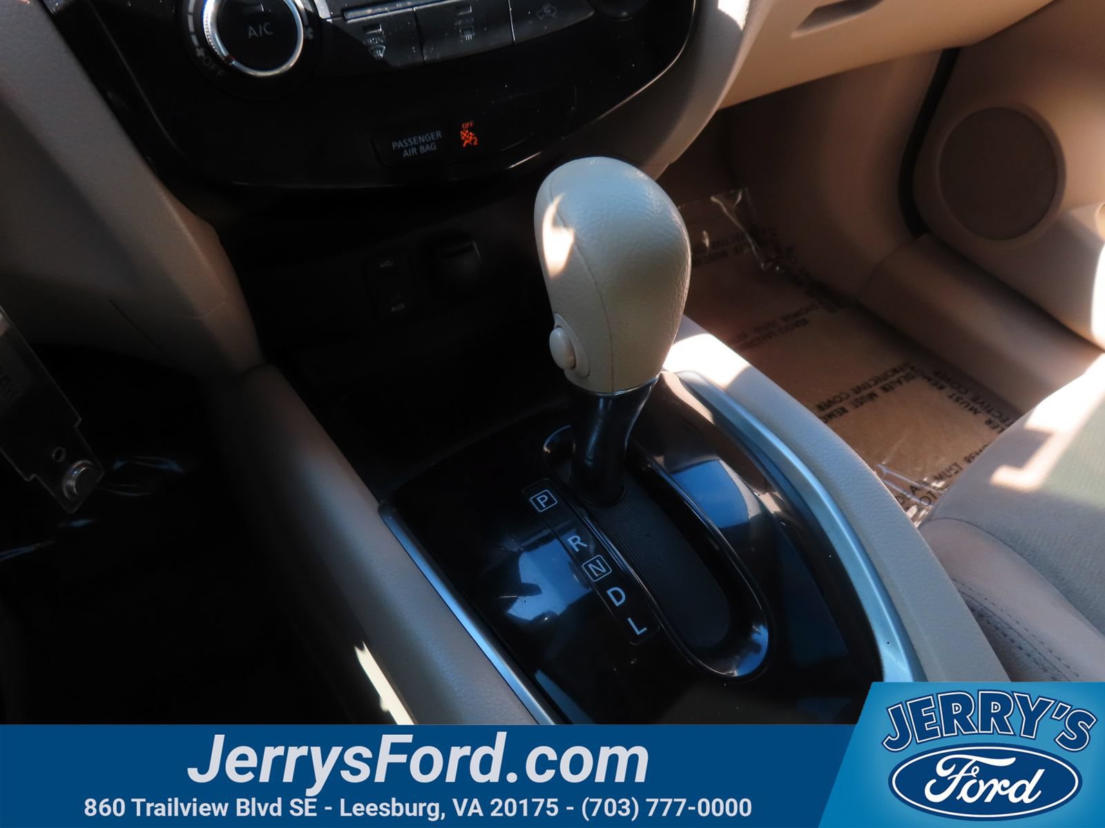 Used 2015 Nissan Rogue S AWD/4WD image 24