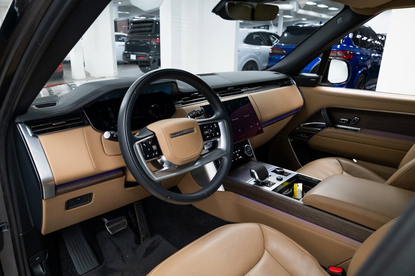 Used 2023 Land Rover Range Rover SE image 18