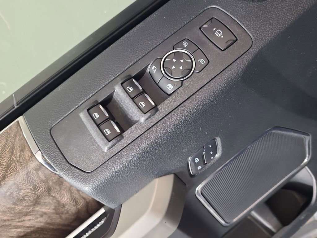 Used 2018 Ford F350 Lariat image 17