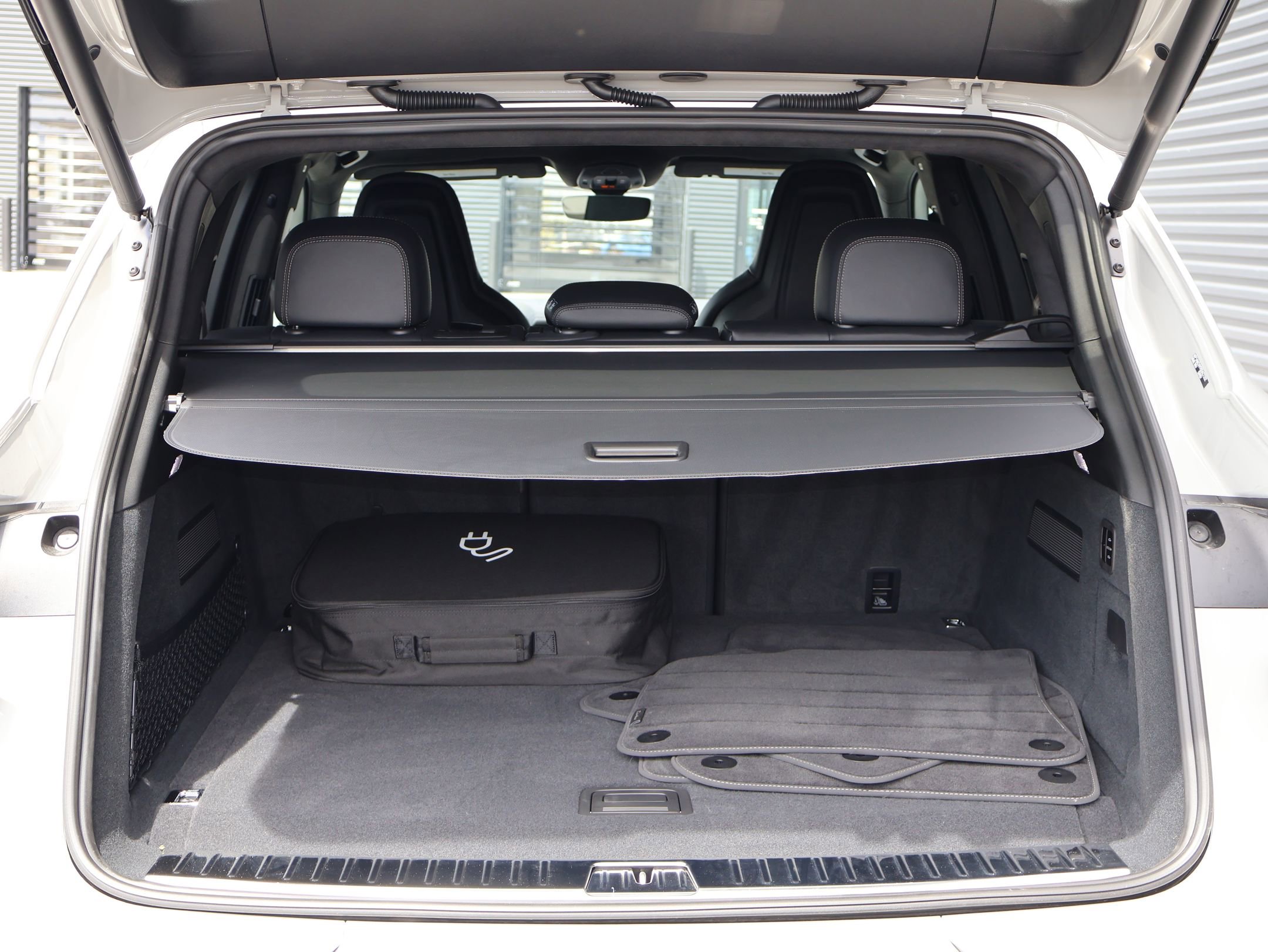 Used 2025 Porsche Cayenne Turbo image 24