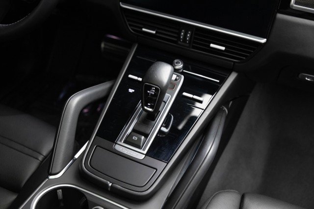 Used 2020 Porsche Cayenne Turbo image 20