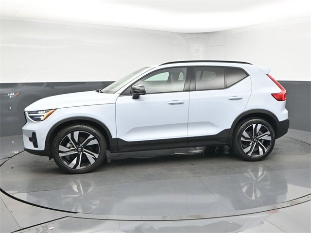 Used 2024 Volvo XC40 B5 Ultimate w/ Protection Package Premier image 8