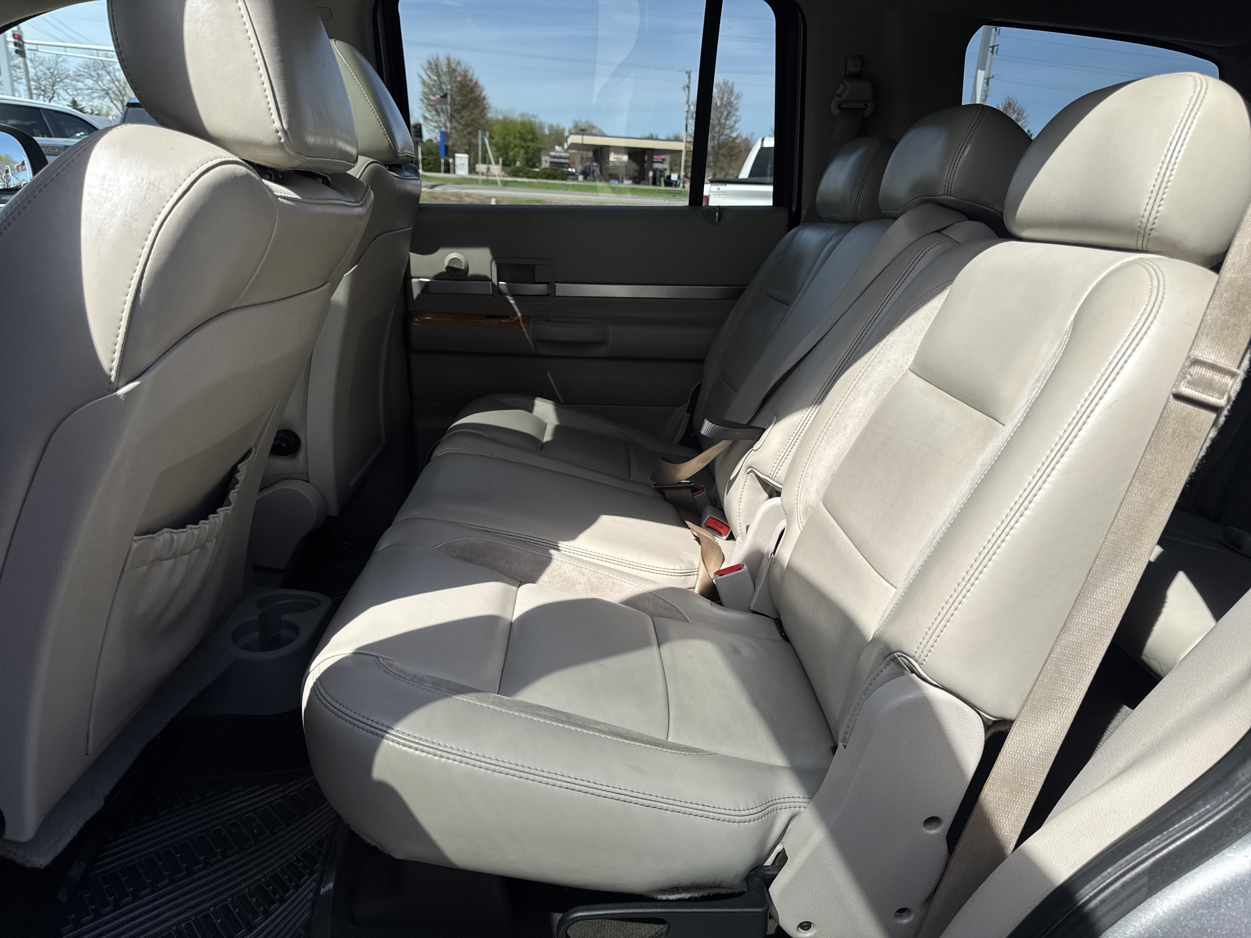 Used 2008 Chrysler Aspen Limited AWD/4WD image 35