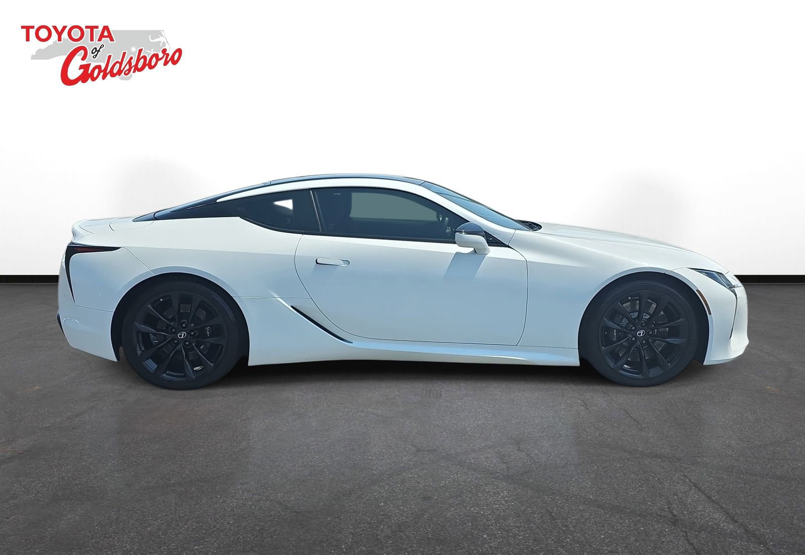 Used 2018 Lexus LC 500 Coupe w/ Performance Package RWD image 4