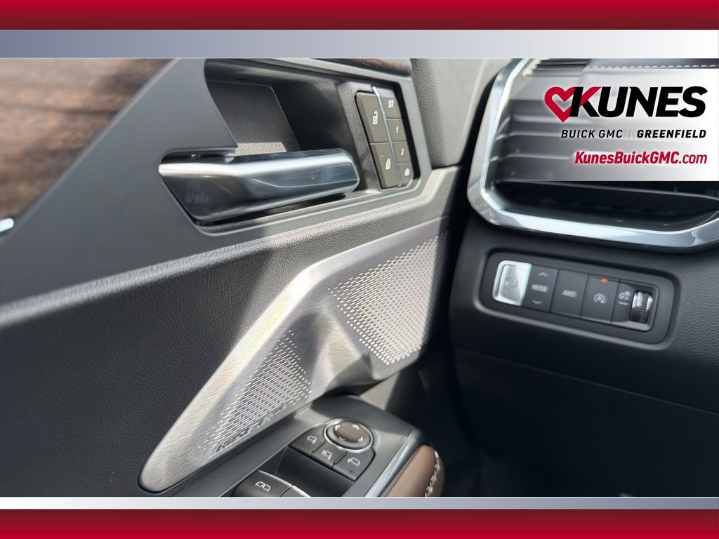 New 2026 GMC Acadia Denali Ultimate w/ LPO, Floor Liner Package image 29