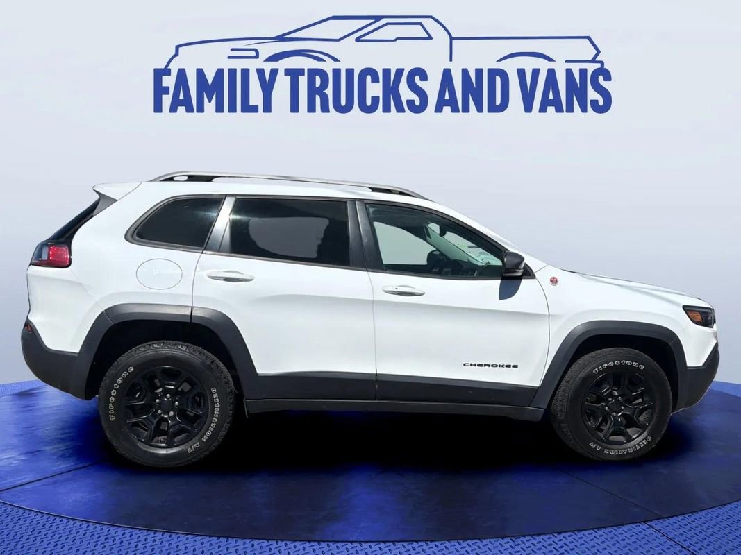 Used 2020 Jeep Cherokee Trailhawk w/ Cold Weather Group image 5