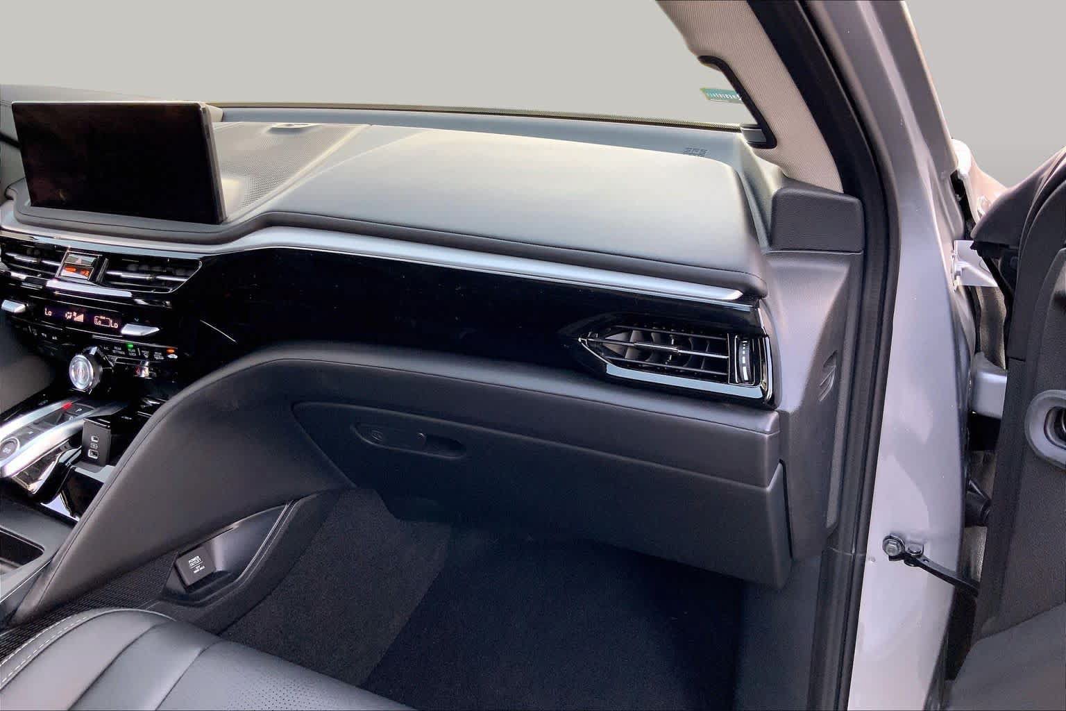 Used 2026 Acura MDX w/ Technology Package FWD image 18